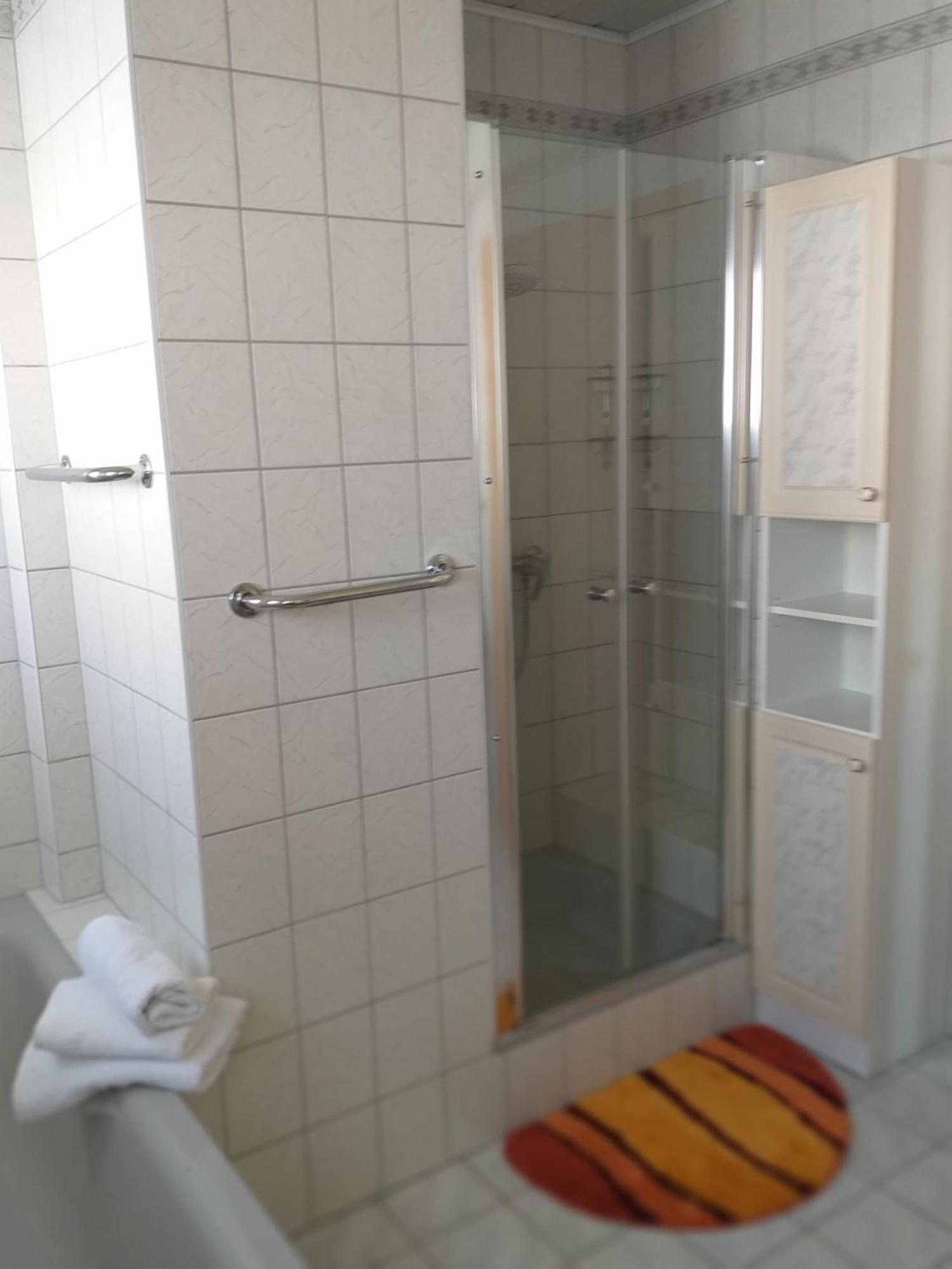 Apartment Zwei Schlafzimmer- Betten In Komforthoehe Baumholder Exteriör bild